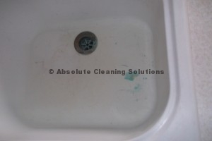 kitchen sink before end of tenancy cleaning service